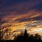 Kirchturm im Abendlicht