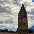 Kirchturm im See