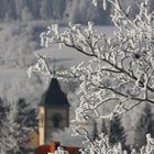 Kirchturm im Winter