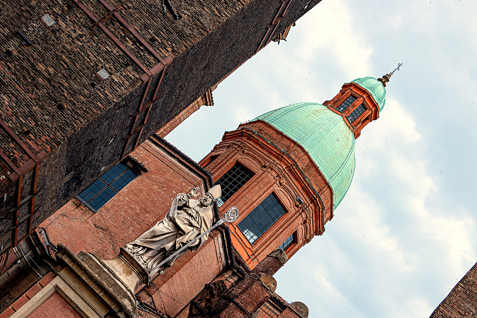 Kirchturm in Bologna