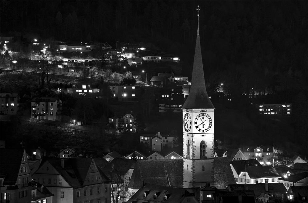 Kirchturm in Chur bei Nacht