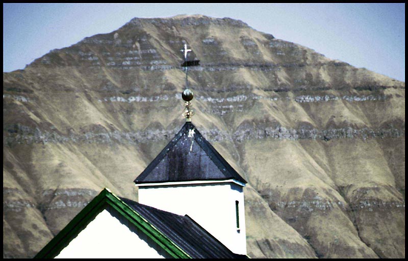 Kirchturm in Elduvik, Insel Eysturoy (Faeroer)