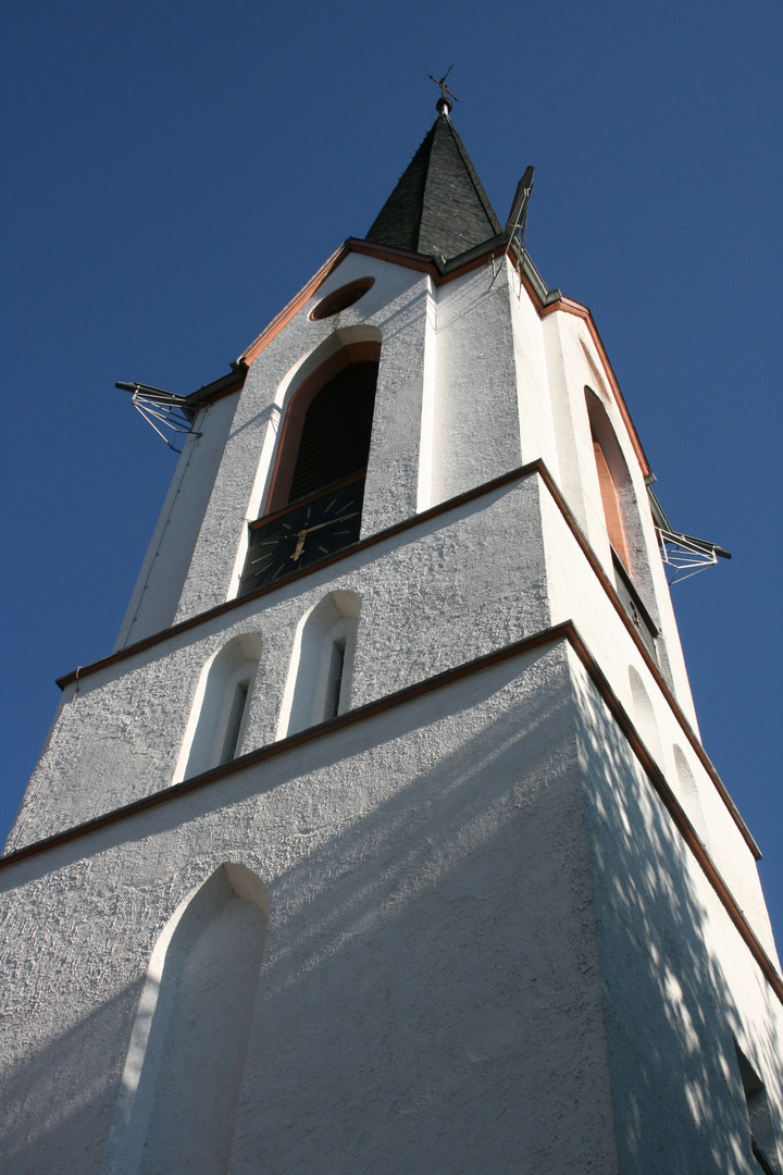 Kirchturm in Olef, Eifel