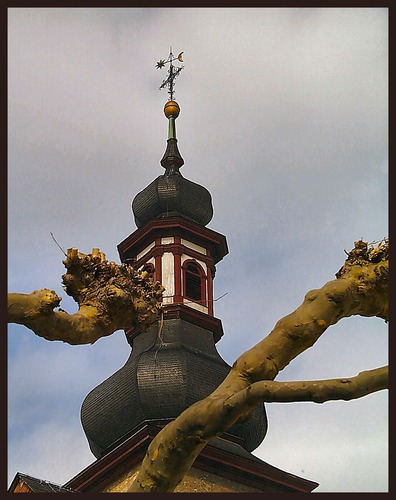 kirchturm in rüdesheim