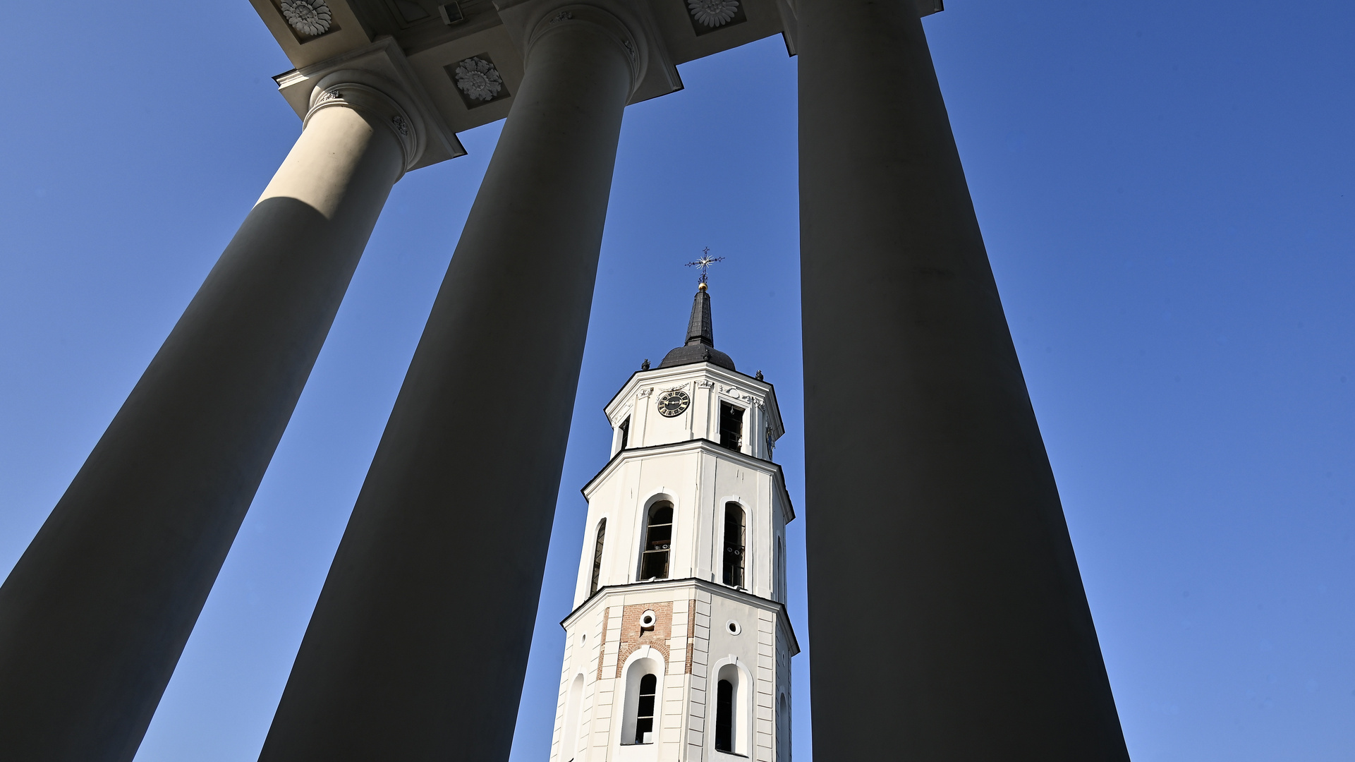 Kirchturm in Vilnius