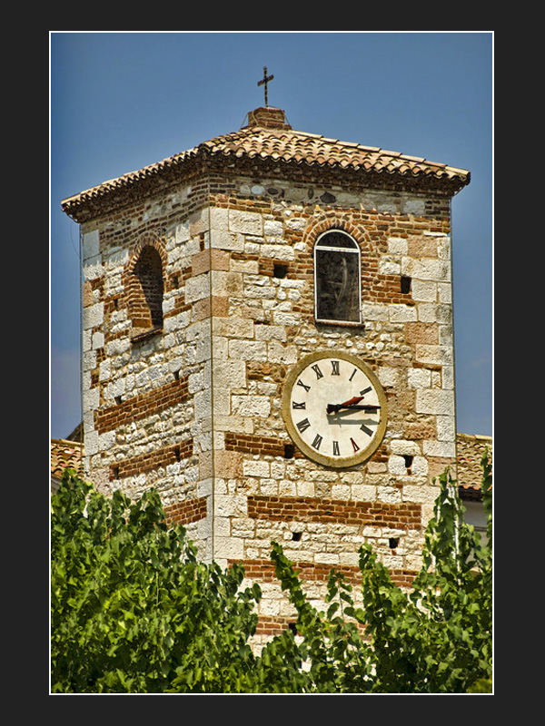 Kirchturm St. Julian aus dem 8. Jahrhundert