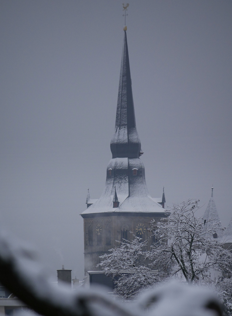 Kirchturm St. Peter und Paul im neuen Outfit.