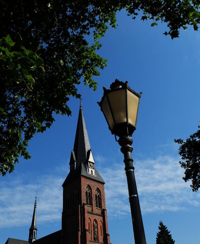 Kirchturm und Laterne