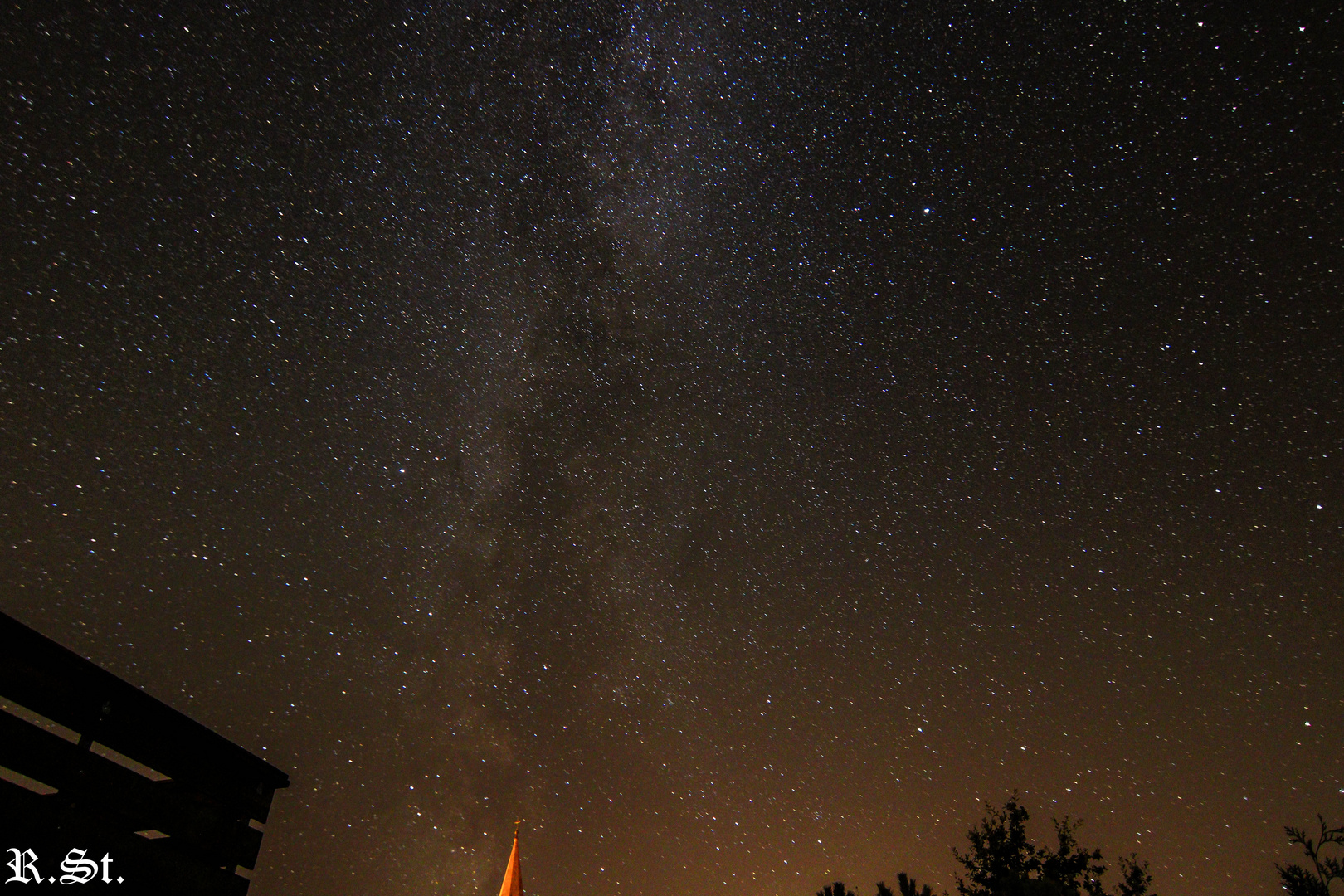 Kirchturm unterm Sternenzelt 