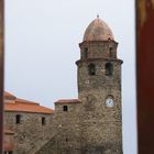 Kirchturm von Collioure im Rahmen