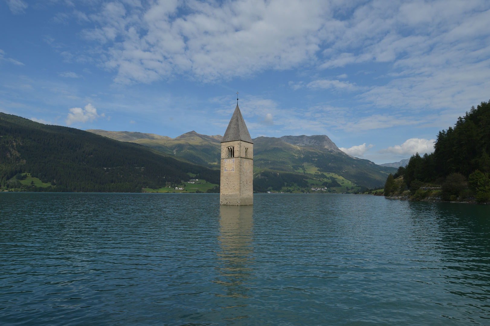 Kirchturm von St. Katharina im Reschensee