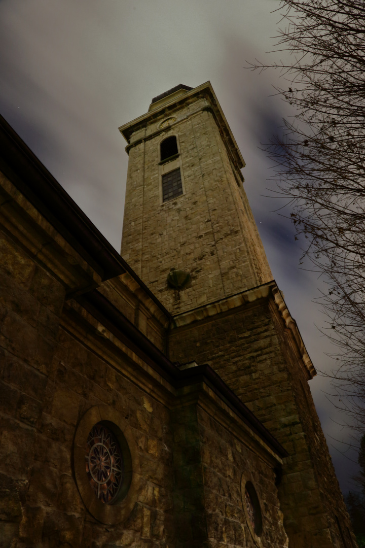 Kirchturm von St. Paulus zu Göttingen bei Nacht