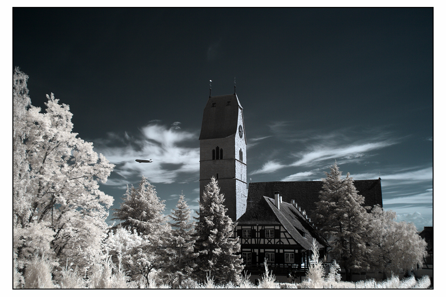 Kirchturm vs. Zeppelin