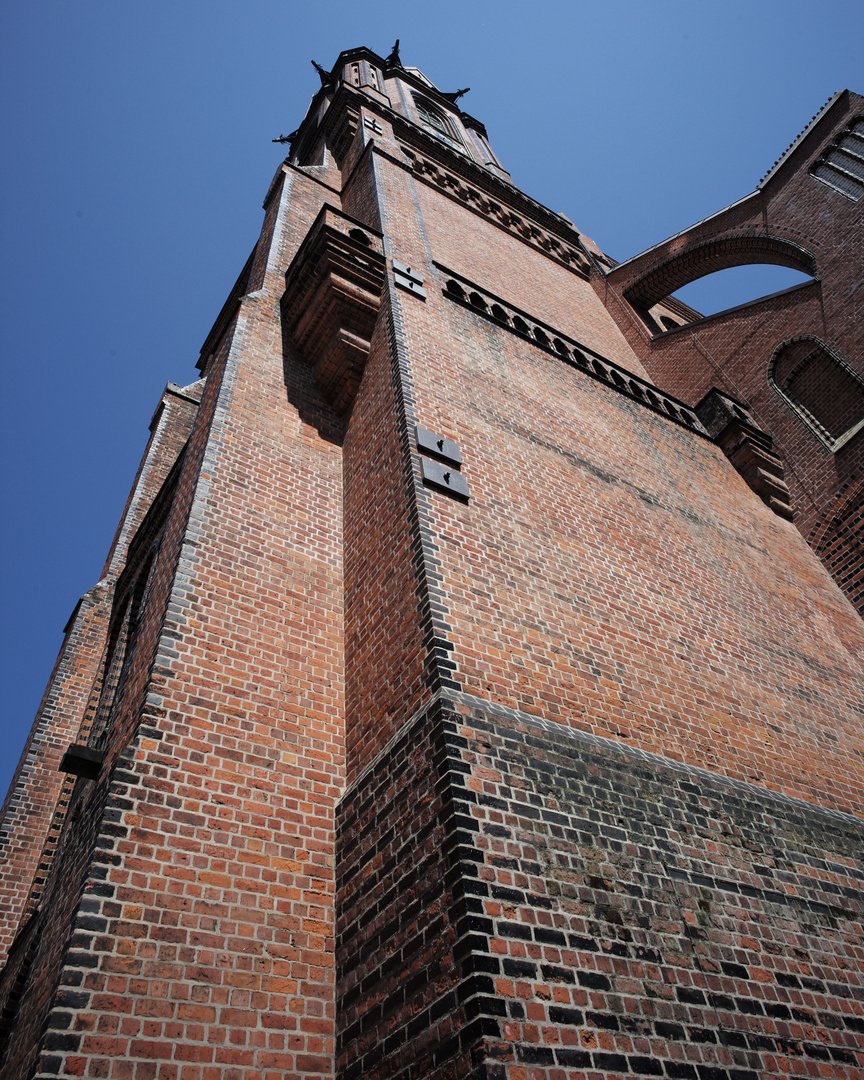 Kirchturmspitze St. Nicolai Lüneburg verdeckt