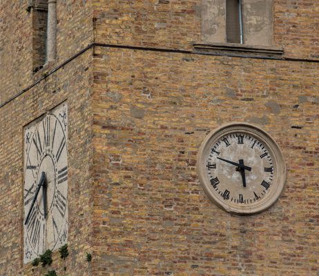 Kirchturmuhren - Richtung Osten schon ein wenig weiter:-))