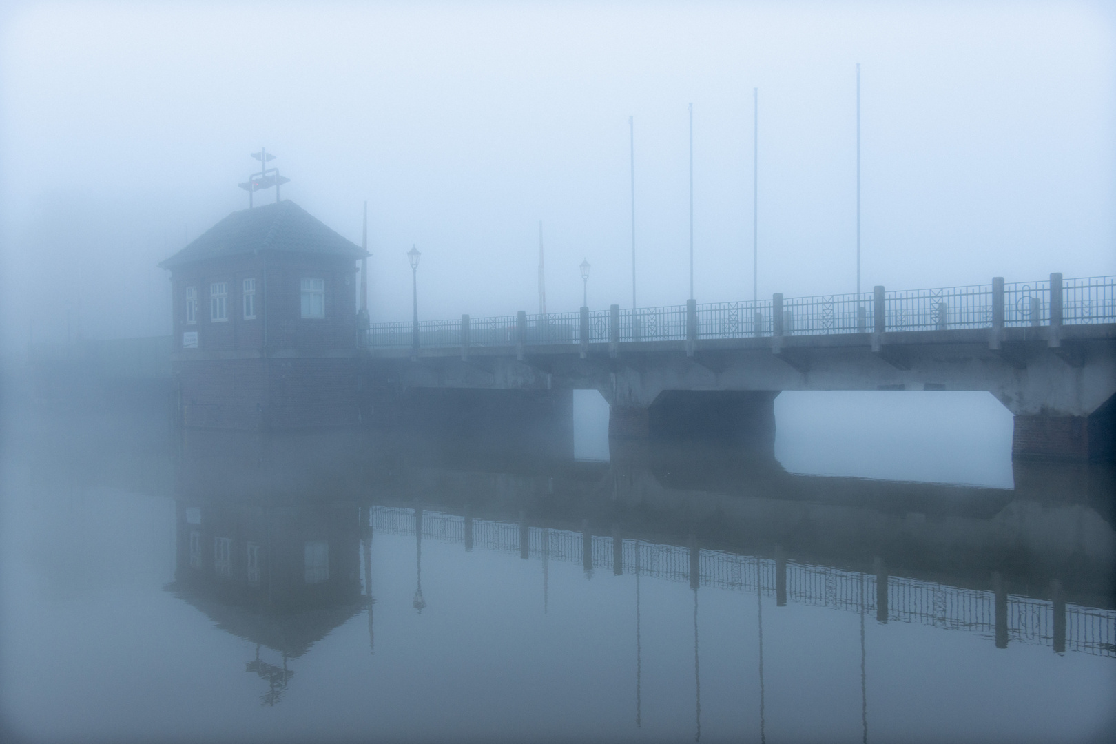 Kirk an Brücke - Homeoffice ist wie Brücke Leer