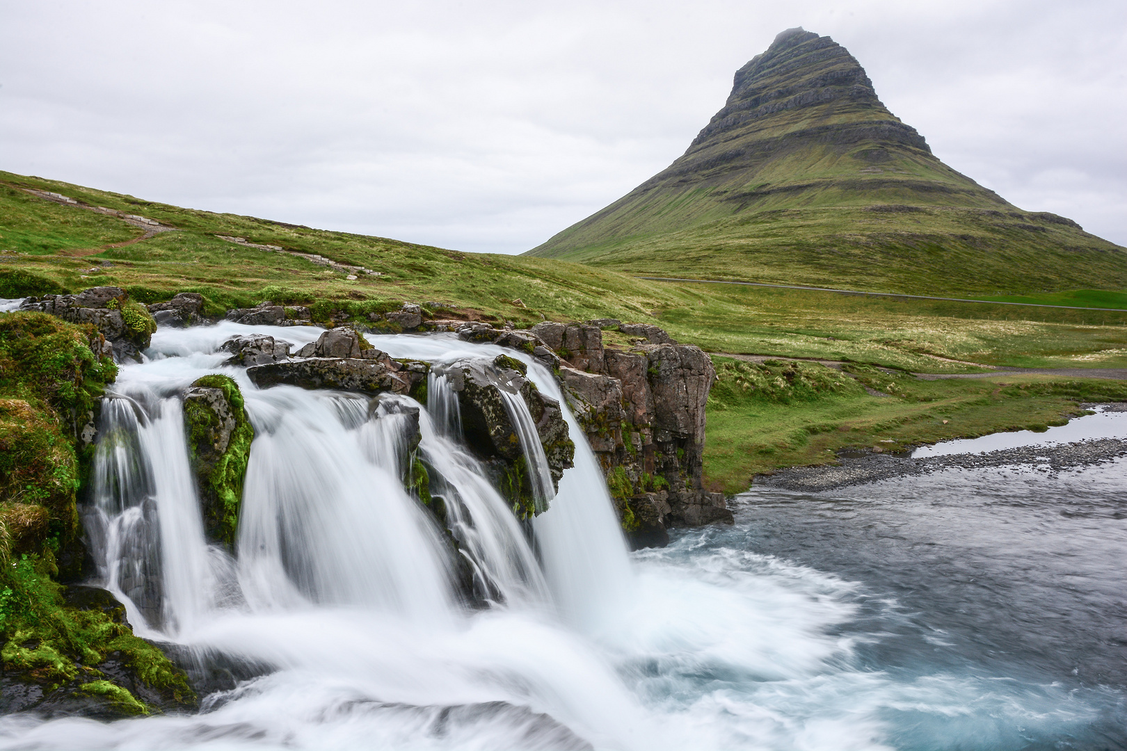 Kirkjufell-foss Island