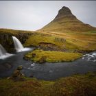 Kirkjufell im Herbst