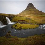 Kirkjufell im Herbst