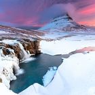 Kirkjufell im Morgenglühen