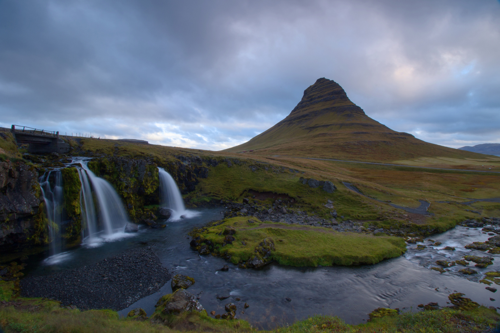 Kirkjufell und Kirkjufellfoss