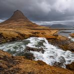 Kirkjufell und Kirkjufellsfoss