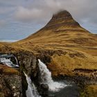 Kirkjufell und Kirkjufellsfoss