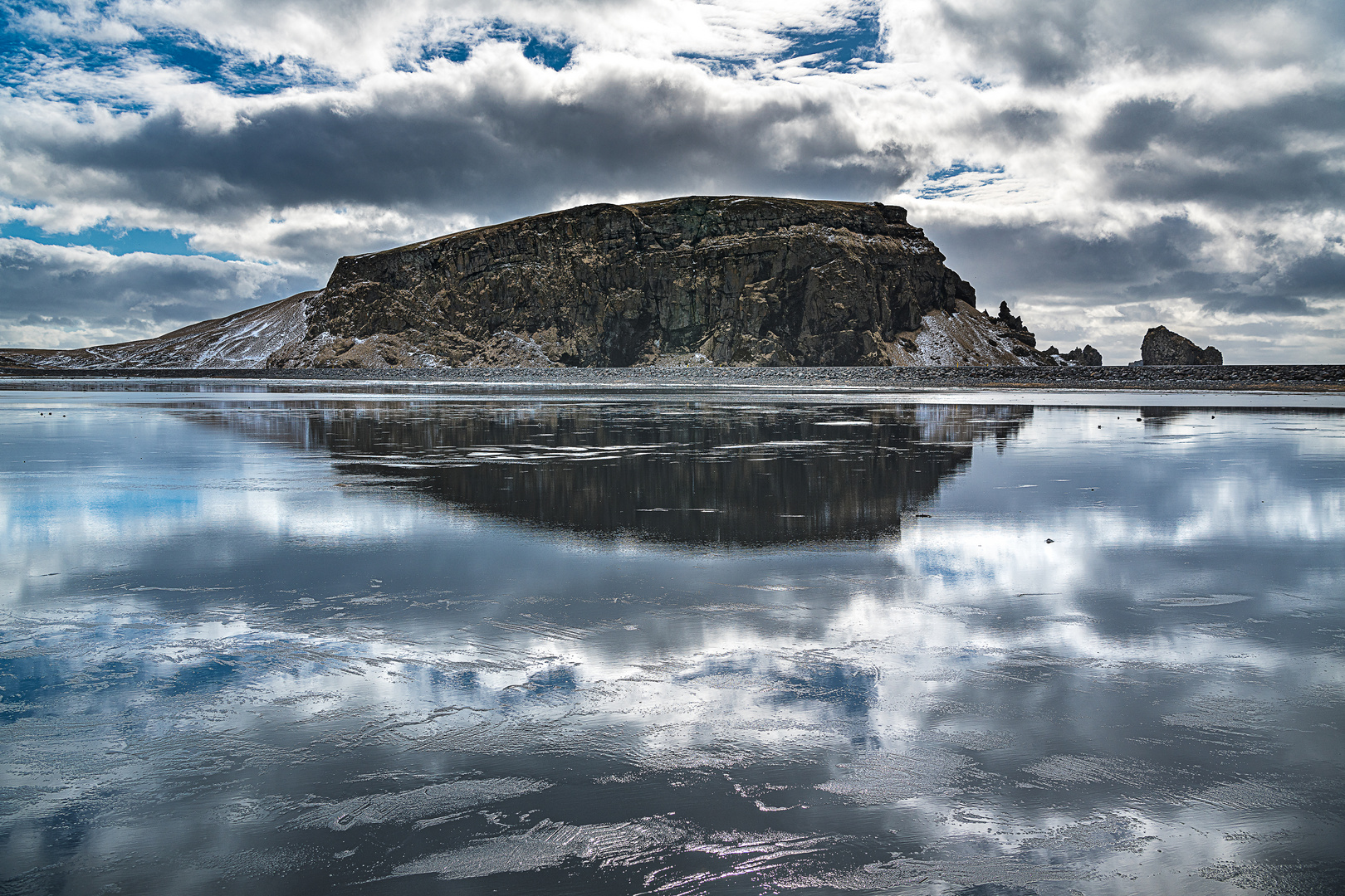 Kirkjufjara Island