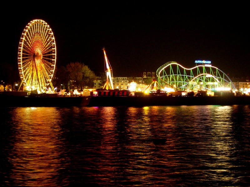 Kirmes am Rhein