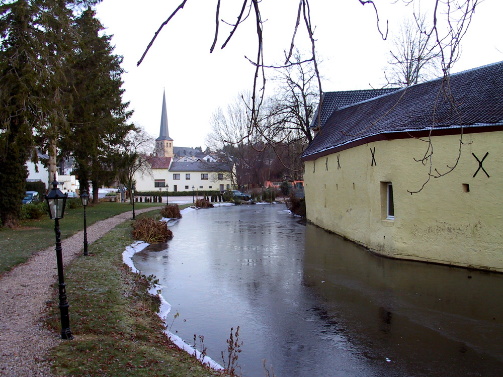 Kirspenich Burgweiher