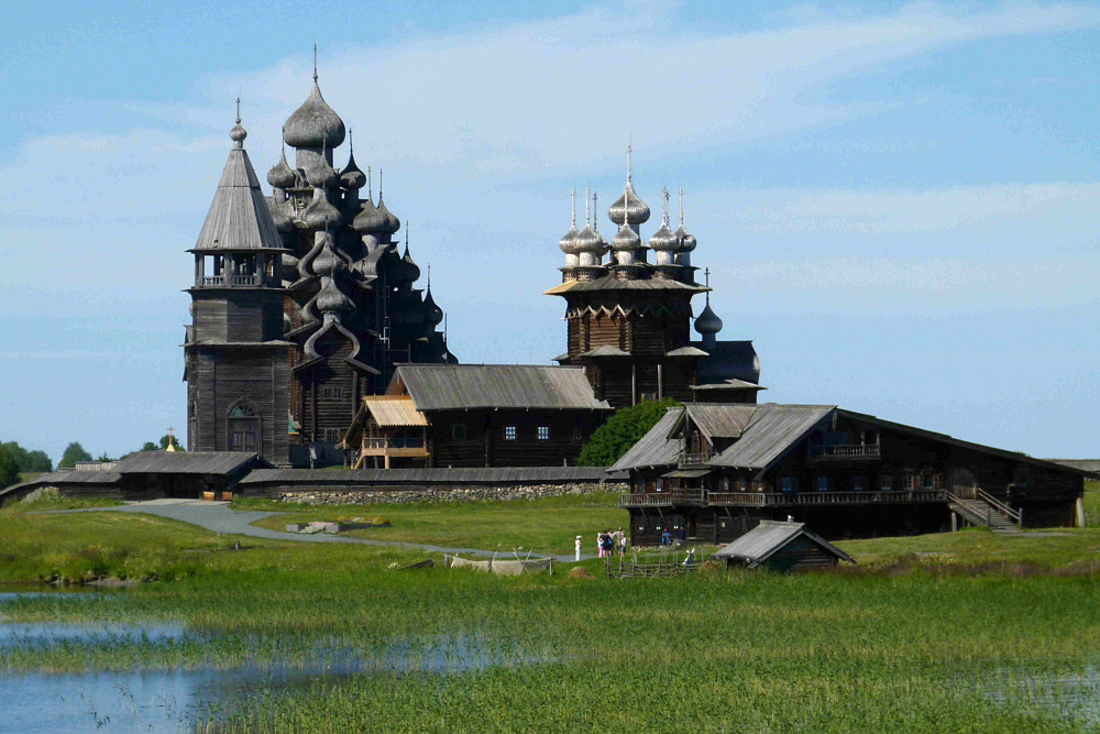 Kishi . russisches Dorf  auf einer Insel im Onegasee