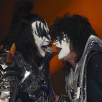 KISS 3  -  Gene Simmons (l) & Thommy Thayer (r)