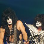 KISS 4  -  Paul Stanley (l), Thommy Thayer (r)