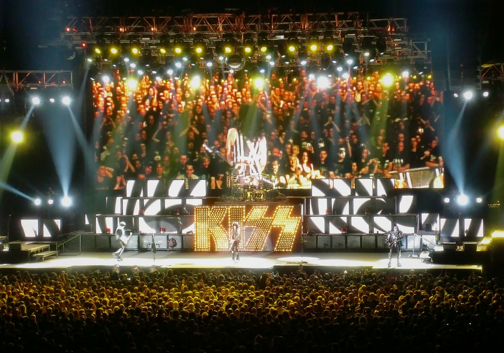 Kiss Alive