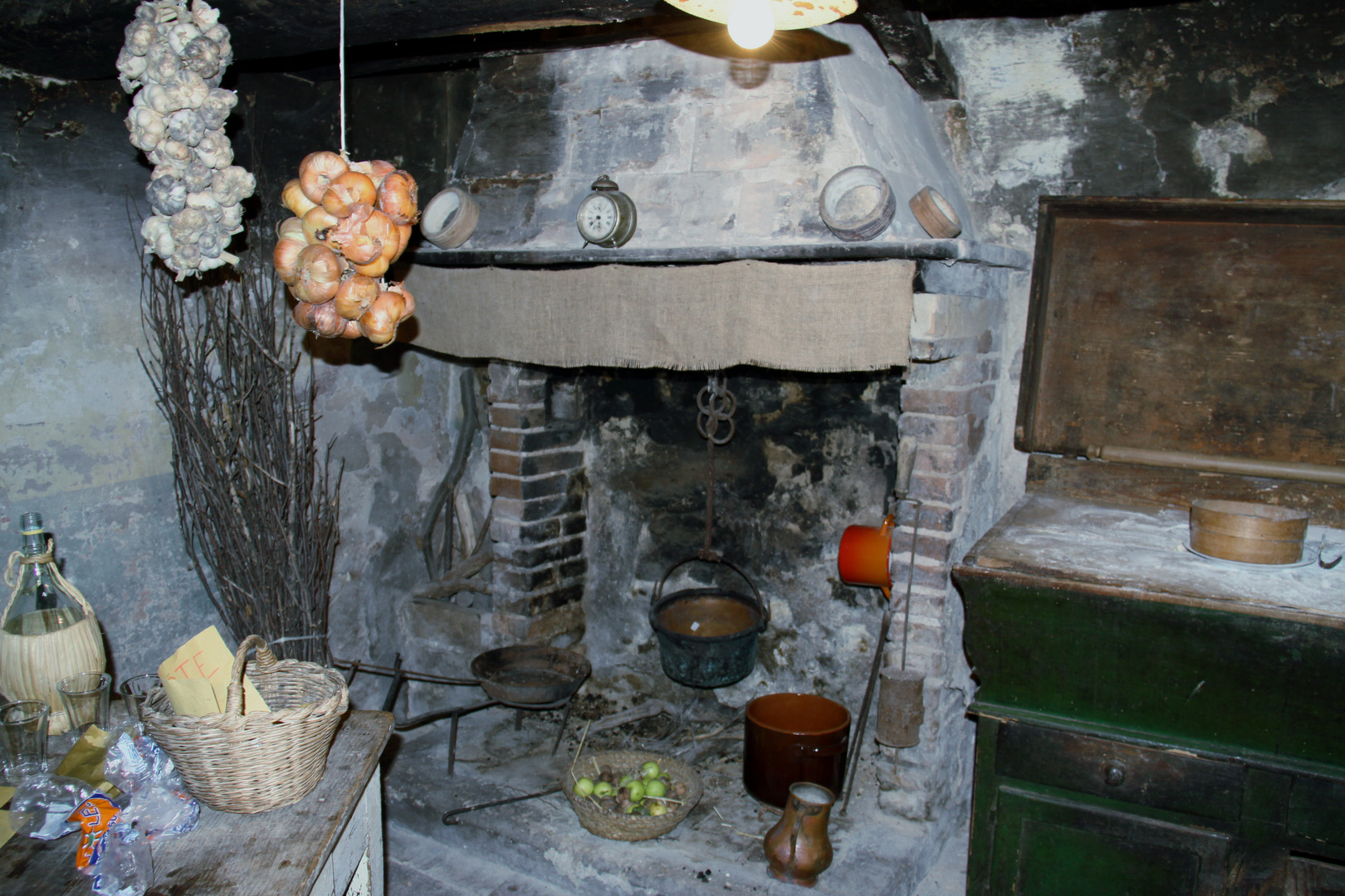 kitchen of a house 50/60 years