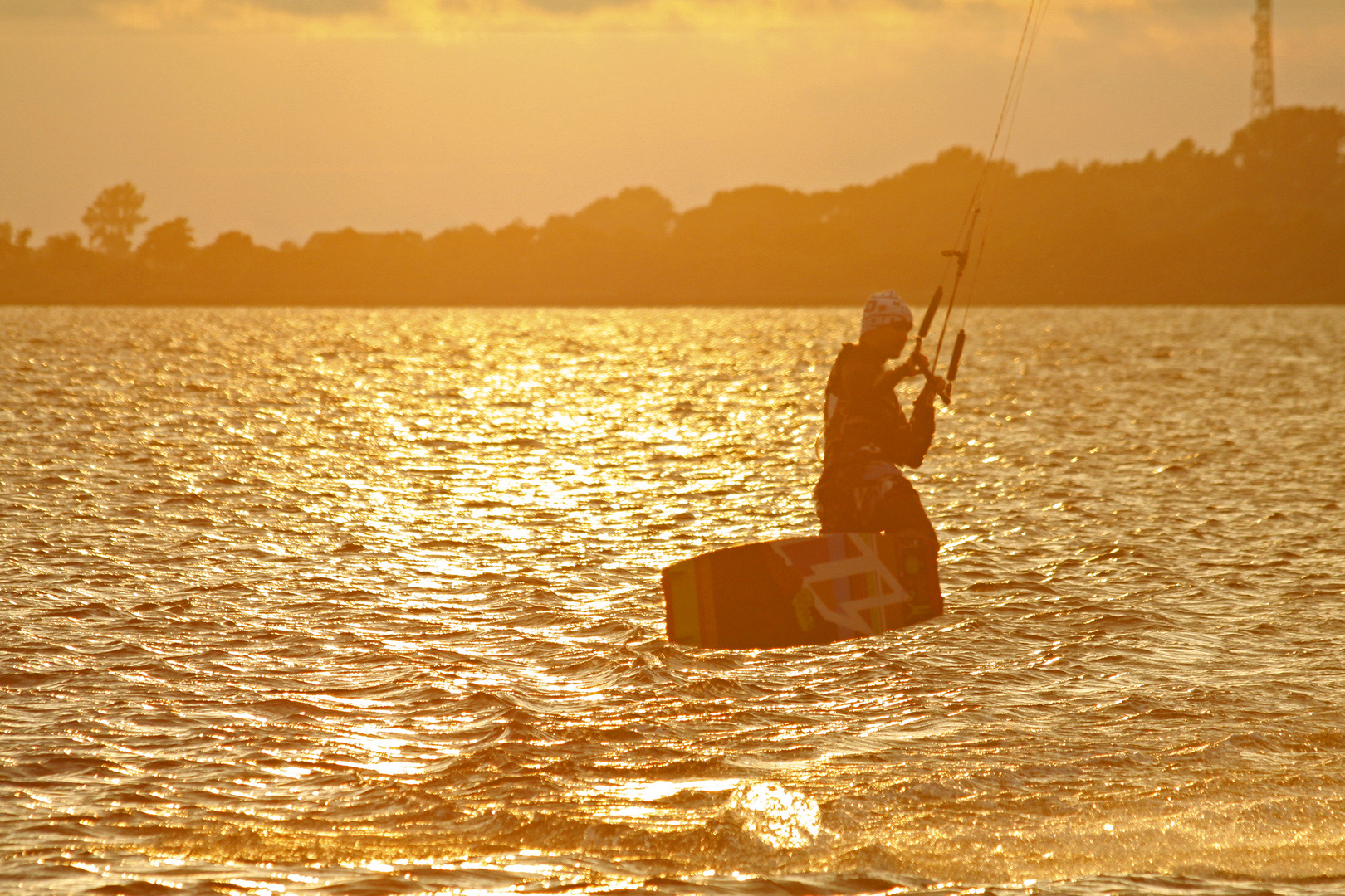 Kite-Boarding im Sonnenuntergang