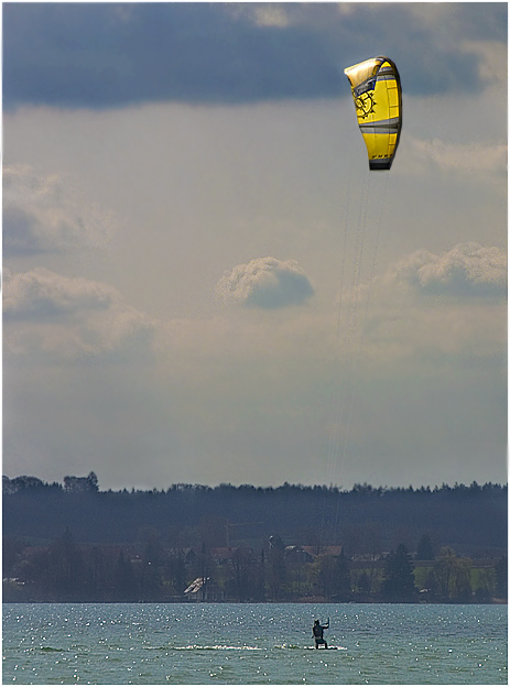 Kite-Surfen auf dem Wörthsee (Bayern)