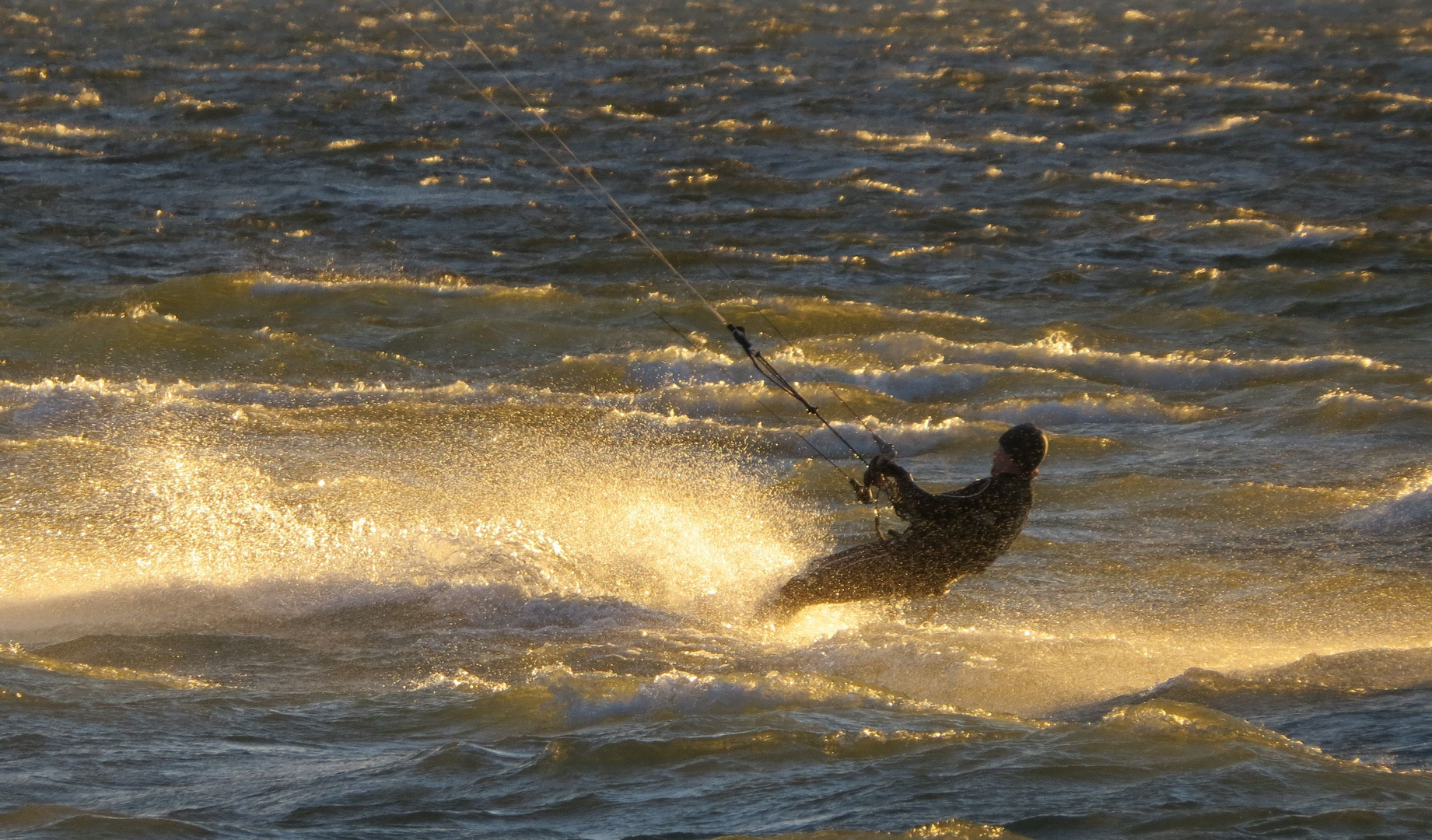 Kite-Surfen in der Abendsonne