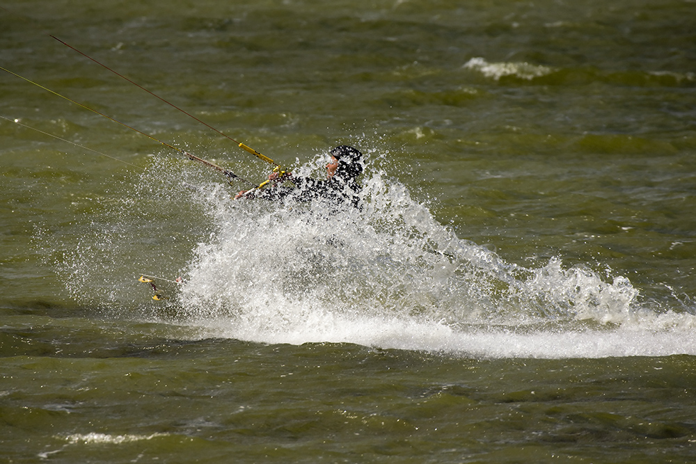 Kite Surfer auf dem Ijsselmmer bei Hindeloopen