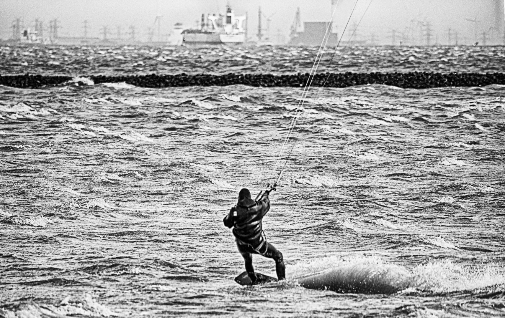 ... kite-surfer auf der elbe  