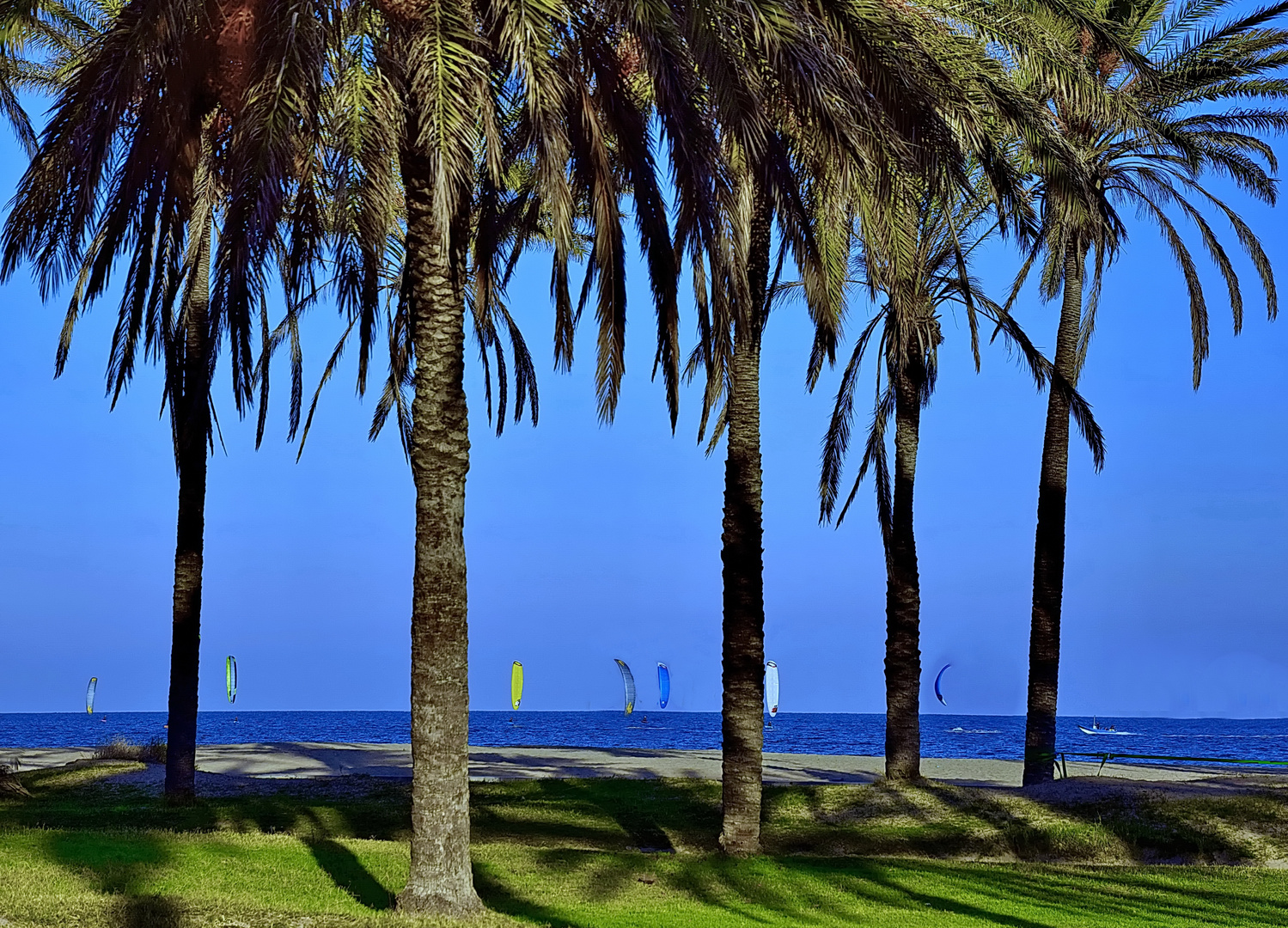 Kite Surfer beim Patacona Strand in Valencia