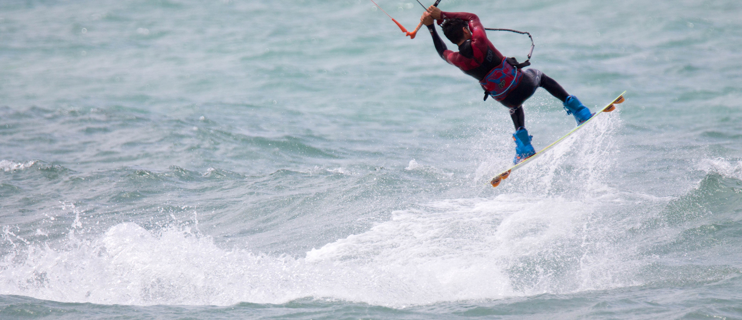 Kite-Surfer beim Sprung