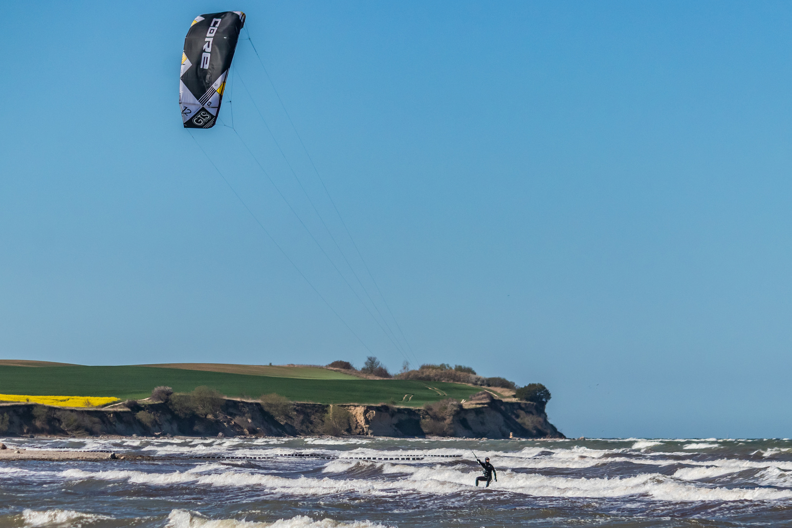 Kite-Surfer vor Boltenhagen