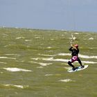 Kite Surferin auf dem Ijsselmeer bei Hindeloopen