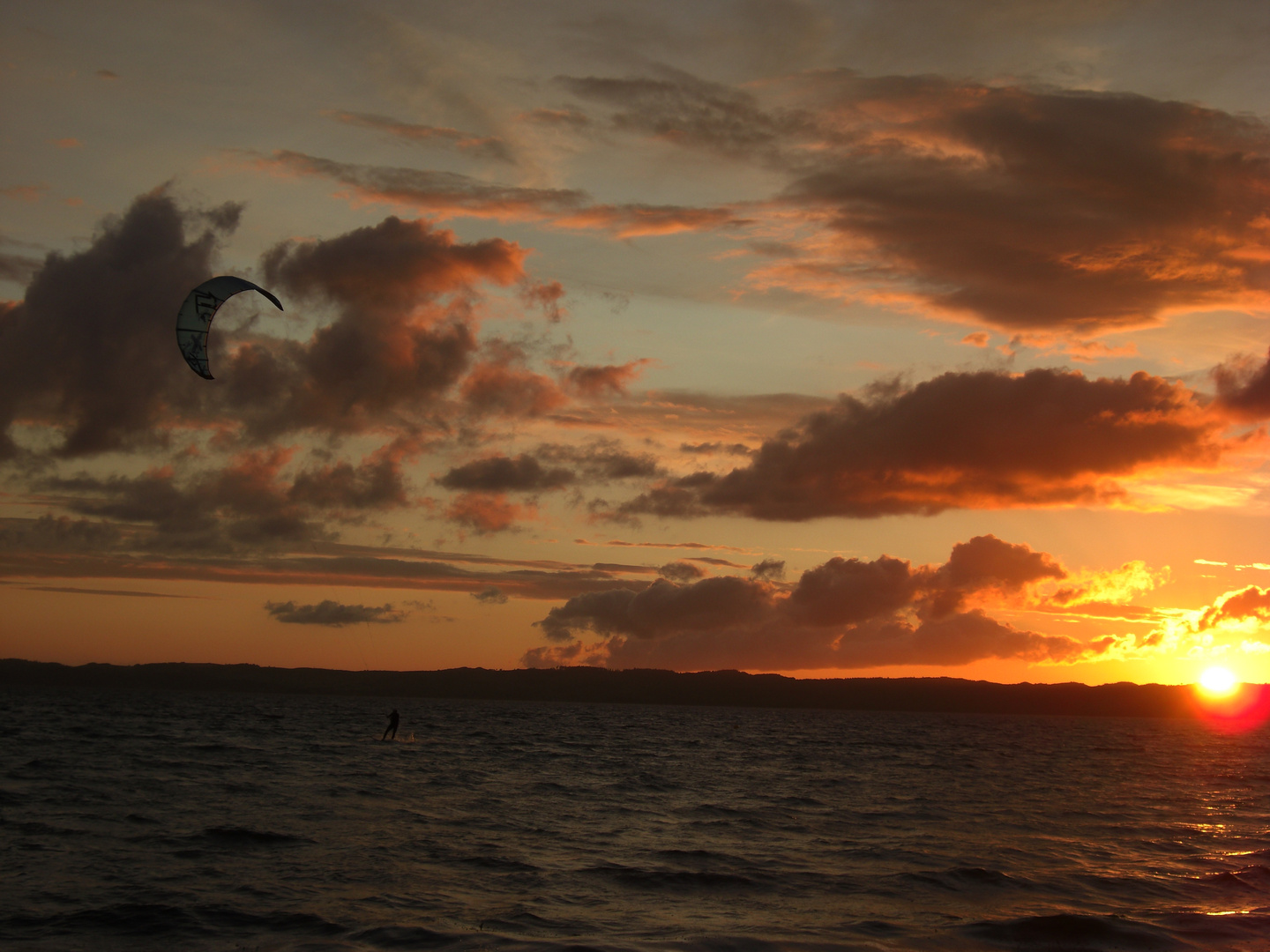 Kitesurfen im Sonnenuntergang...