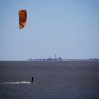 Kitesurfen mit Blick auf Pellworm