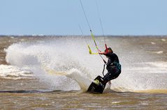 Kitesurfer 