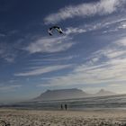 Kitesurfer am Bloubergstrand