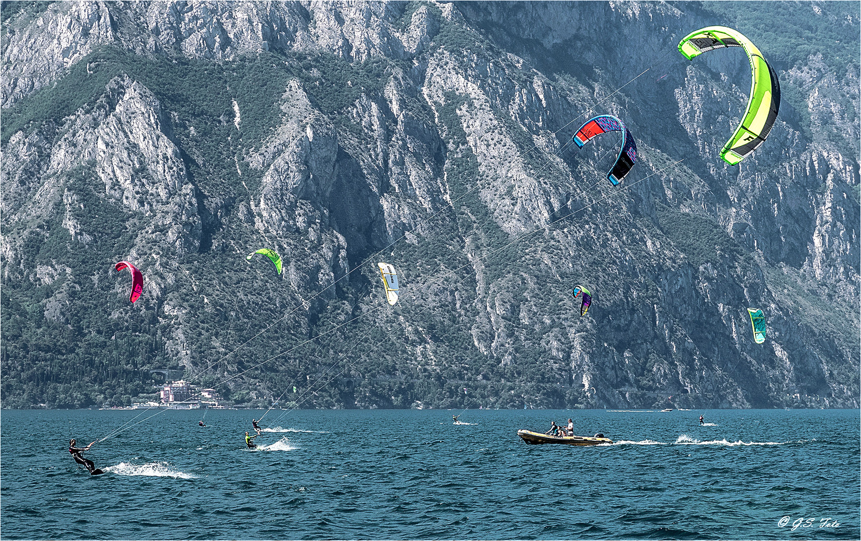 Kitesurfer am Gardasee