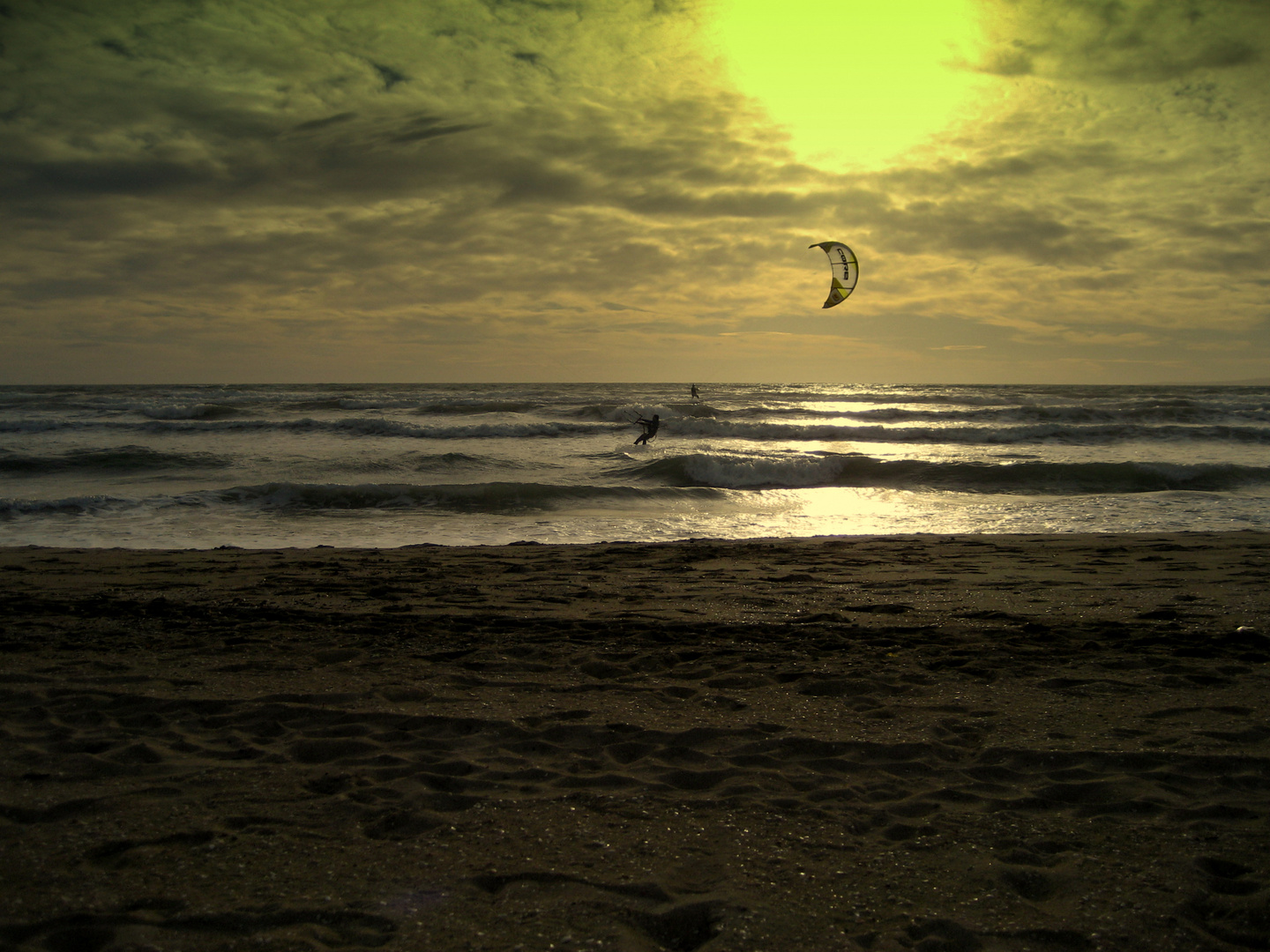 Kitesurfer am Strand von Playa de Palma